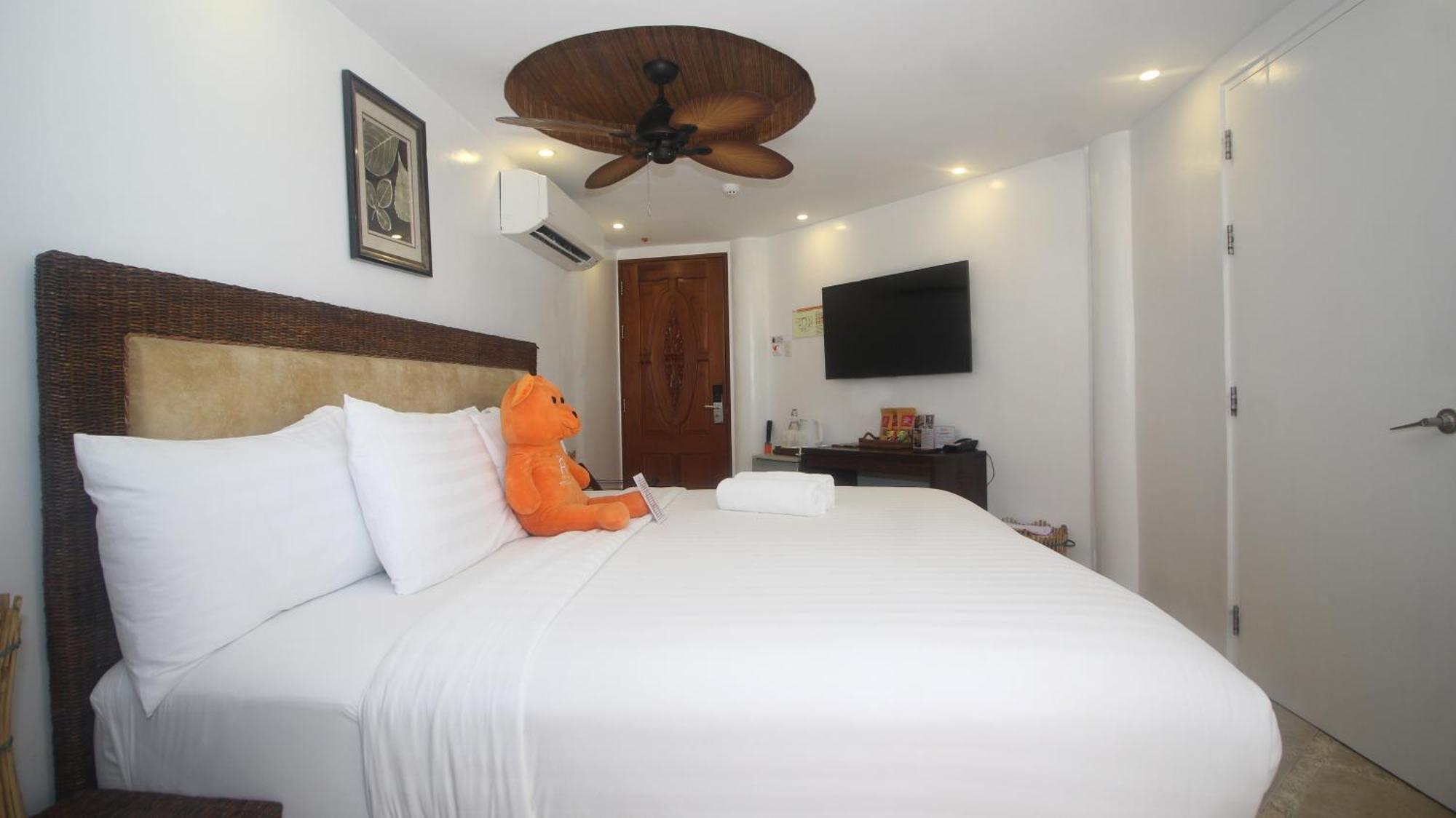 Ambassador In Paradise Balabag  Экстерьер фото Deluxe Room